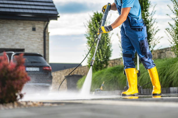 Best Gutter Cleaning  in Gonzales, TX